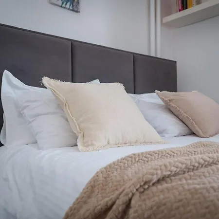Apartment Heart Luxury At The Metro Warsaw